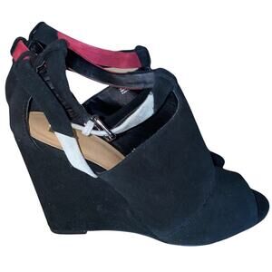 Joe's Jeans Wedged Heel Strapped Sandal Black with grey/burgundy size 9.5